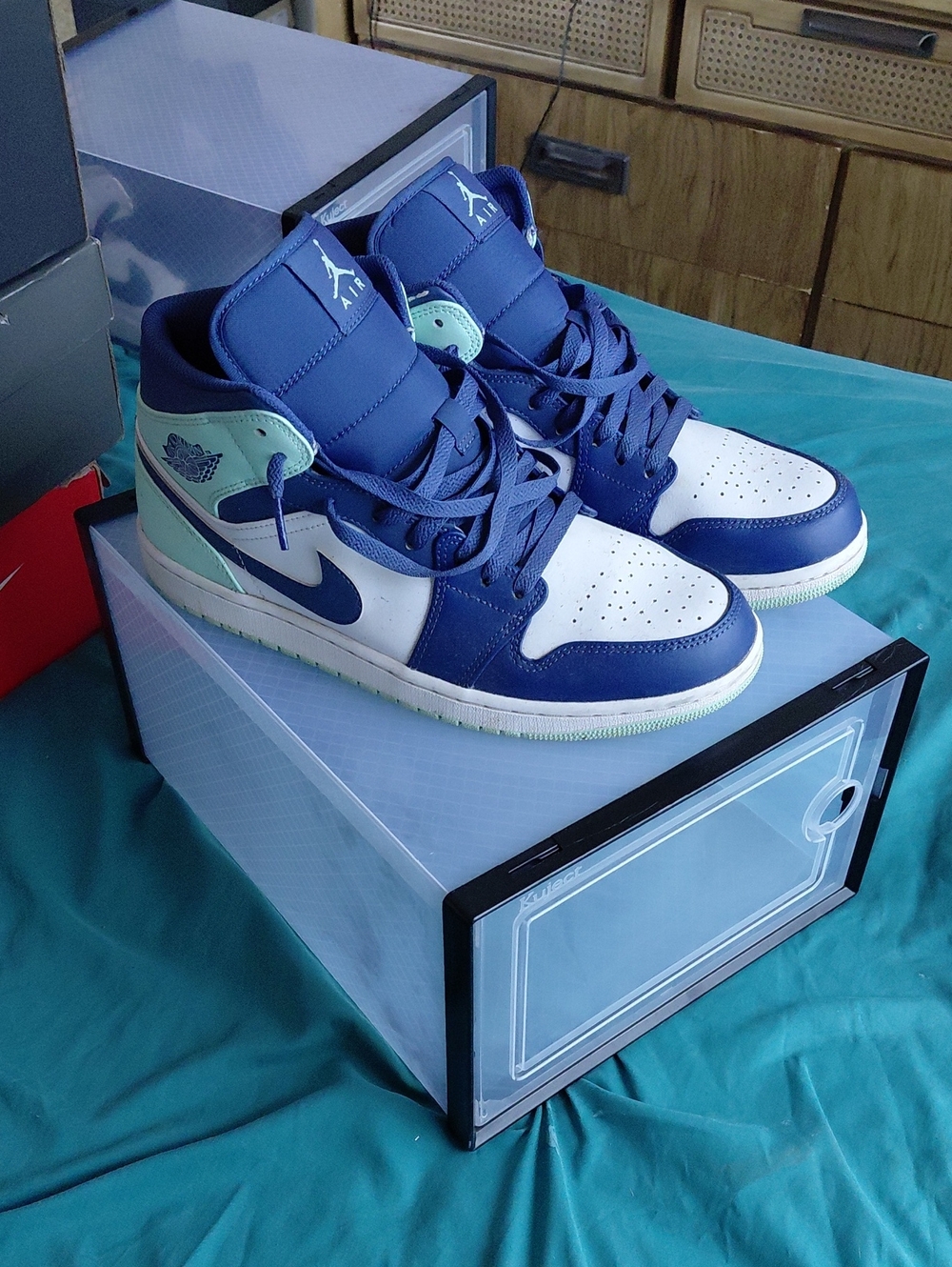 Nike Air Jordan 1 Mid - Navy & Mint